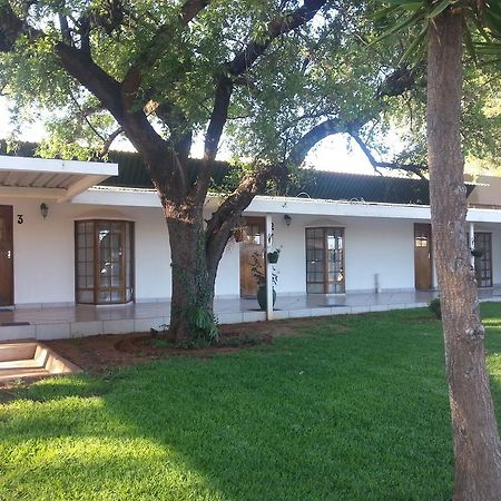 Black Swan Guest House Boshoek Екстер'єр фото