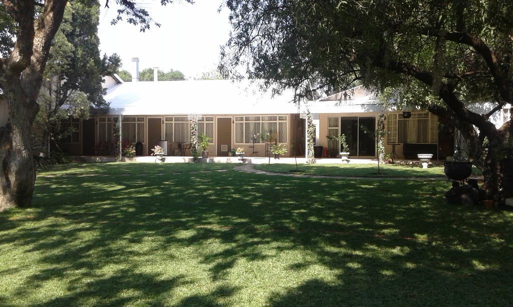 Black Swan Guest House Boshoek Екстер'єр фото