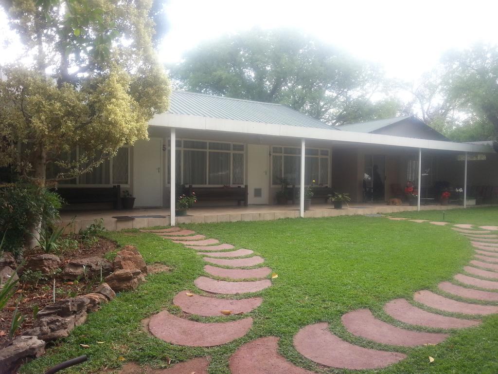 Black Swan Guest House Boshoek Екстер'єр фото